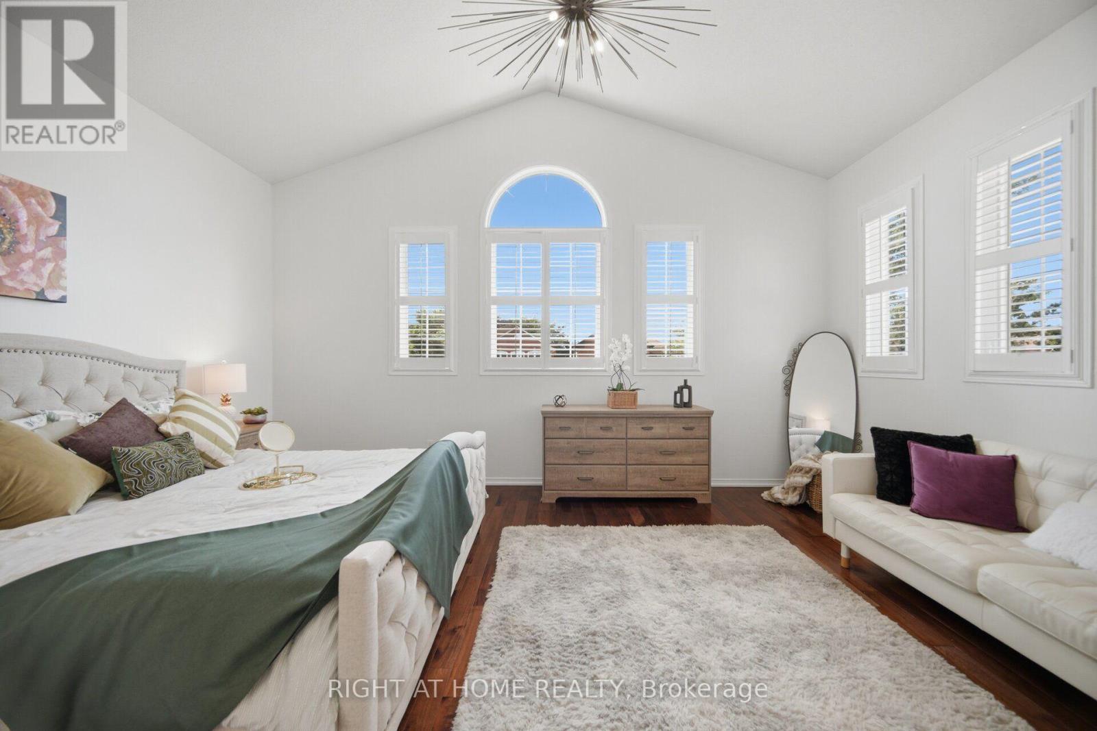 6379 Alderwood Trail, Mississauga, ON - Indoor Photo Showing Bedroom