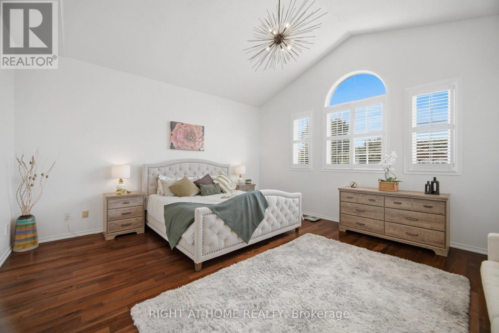 6379 Alderwood Trail, Mississauga, ON - Indoor Photo Showing Bedroom