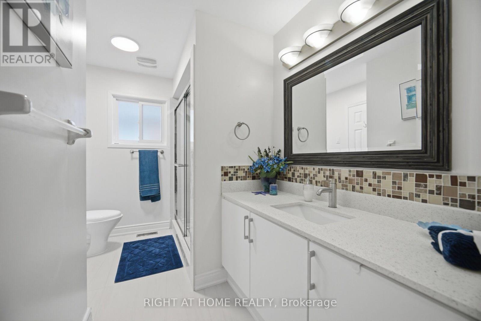 6379 Alderwood Trail, Mississauga, ON - Indoor Photo Showing Bathroom