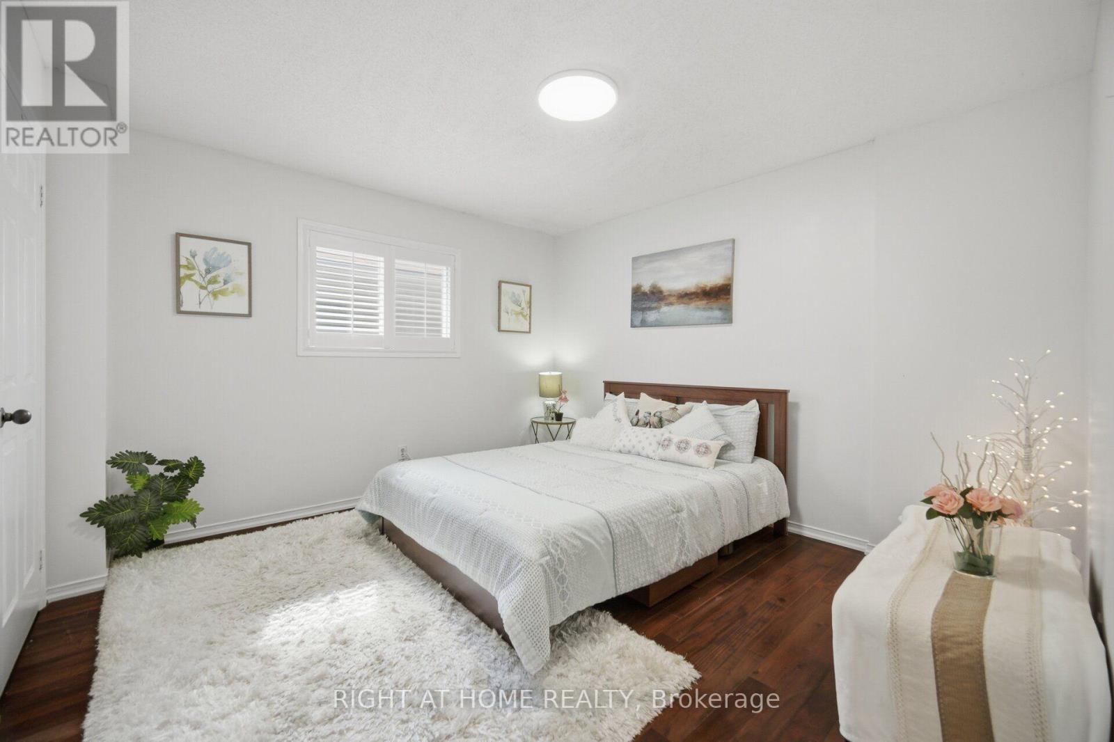 6379 Alderwood Trail, Mississauga, ON - Indoor Photo Showing Bedroom