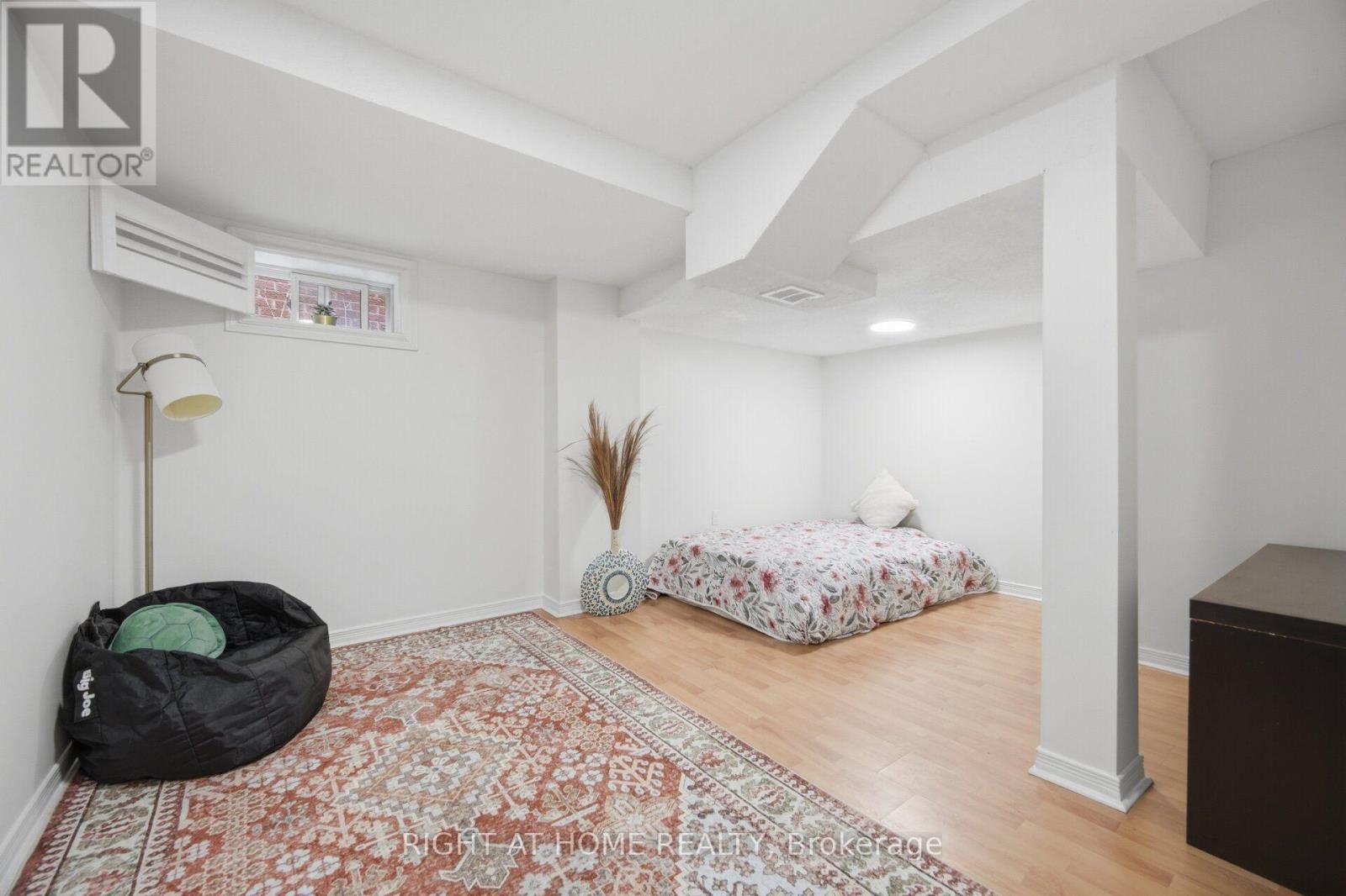 6379 Alderwood Trail, Mississauga, ON - Indoor Photo Showing Bedroom