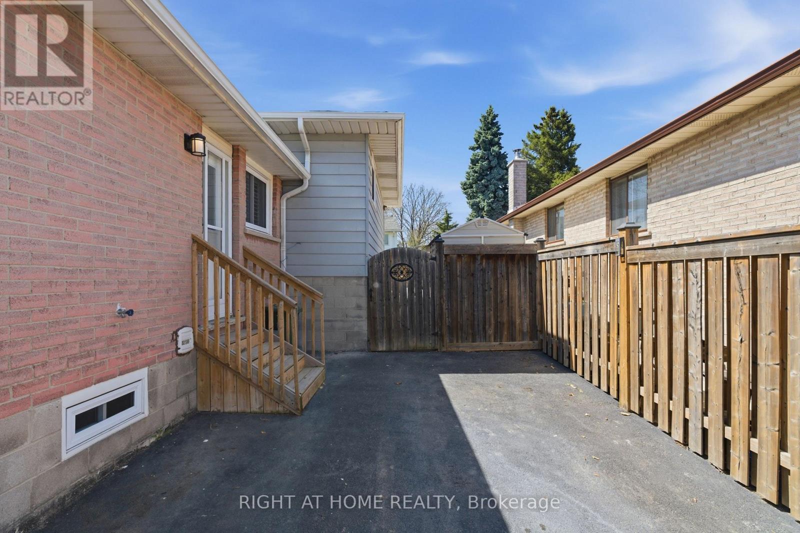 341 Rexford Drive, Hamilton, ON - Outdoor With Exterior
