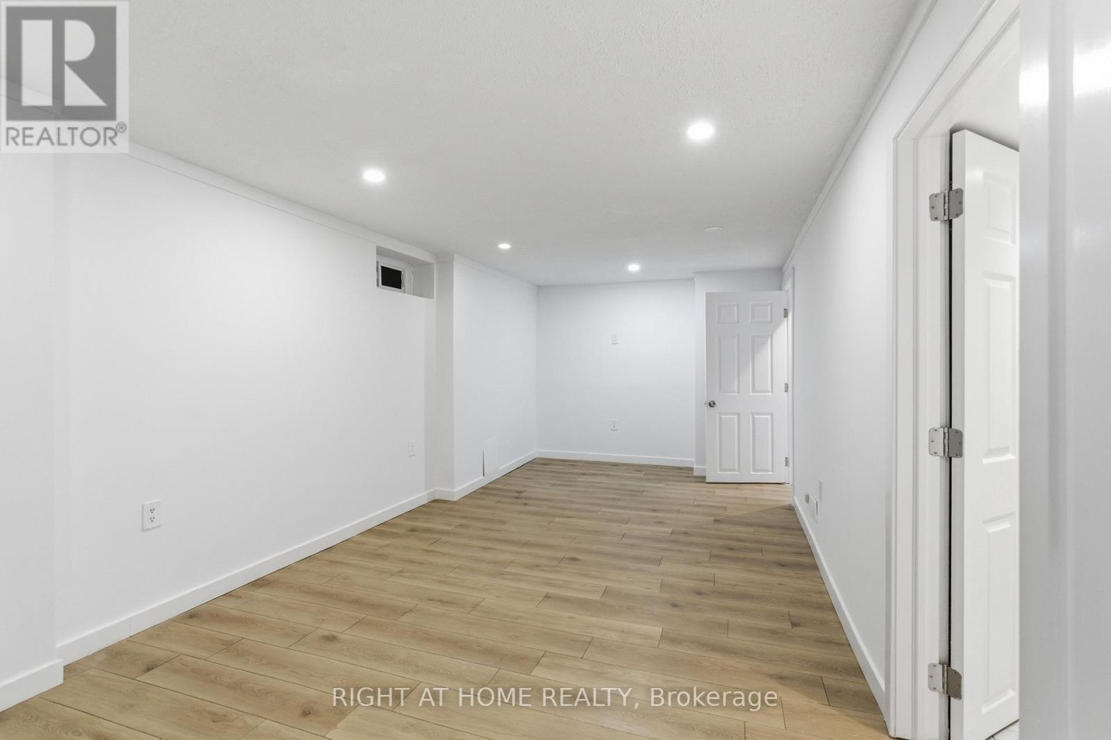 341 Rexford Drive, Hamilton, ON - Indoor Photo Showing Other Room
