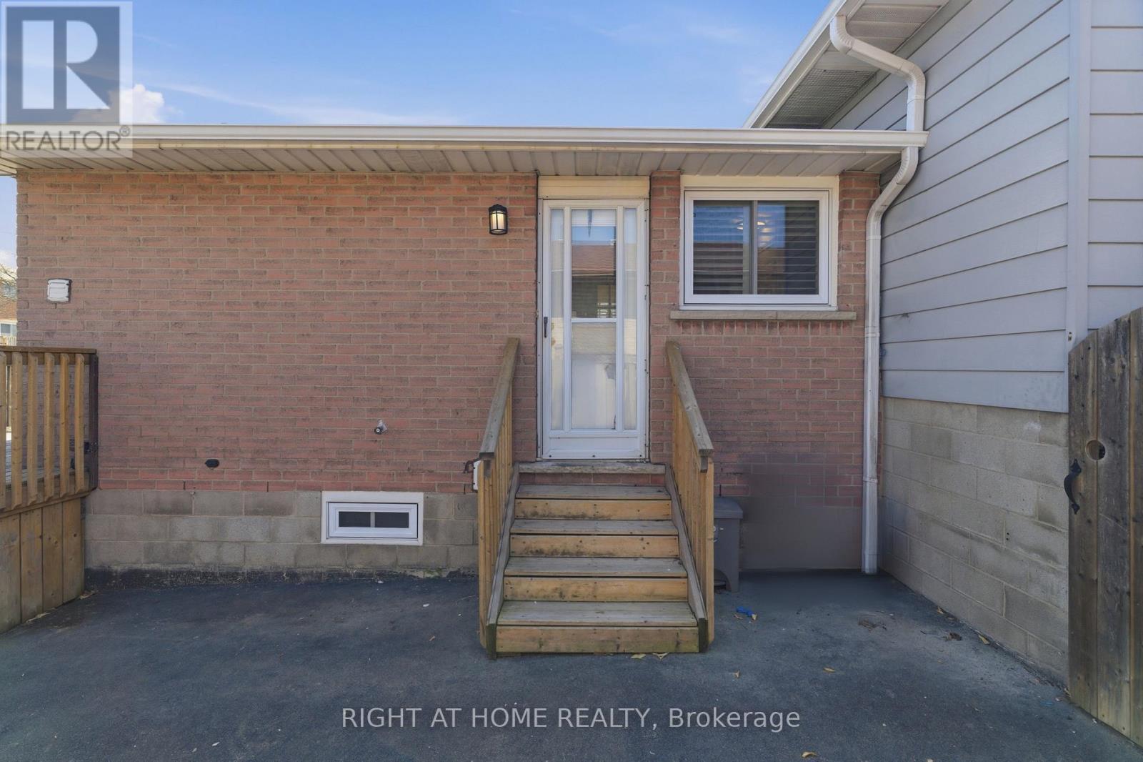 341 Rexford Drive, Hamilton, ON - Outdoor With Exterior