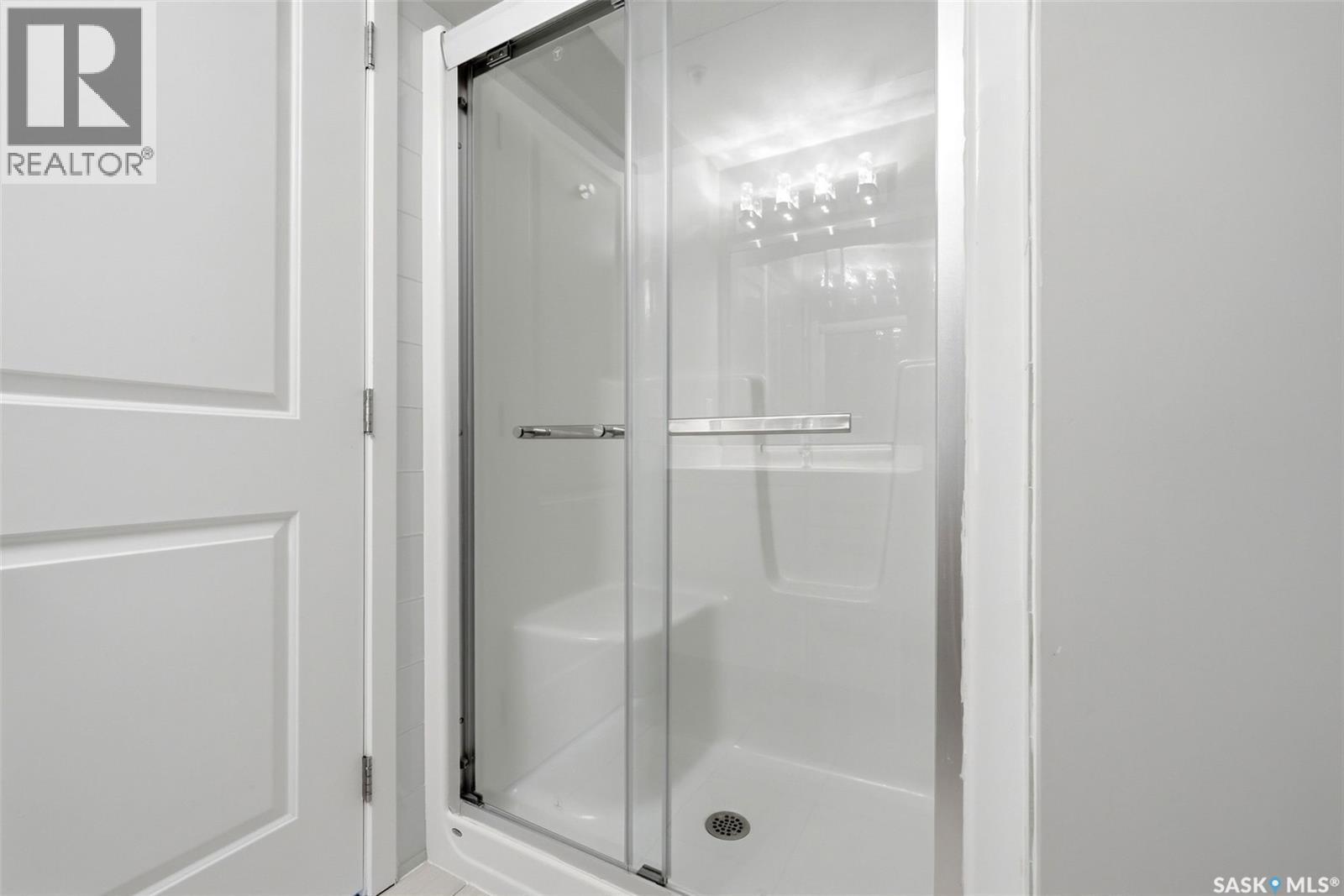 114 1610 Dakota Drive, Regina, SK - Indoor Photo Showing Bathroom