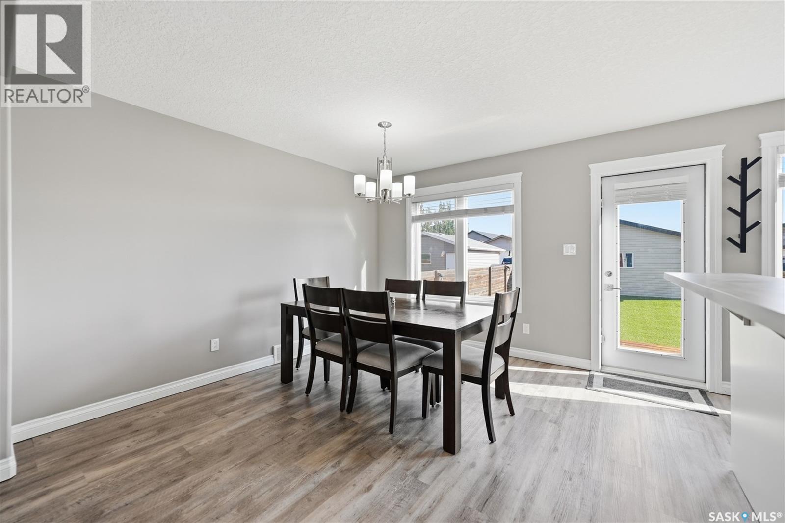 275 Wyant Lane, Saskatoon, SK - Indoor Photo Showing Dining Room