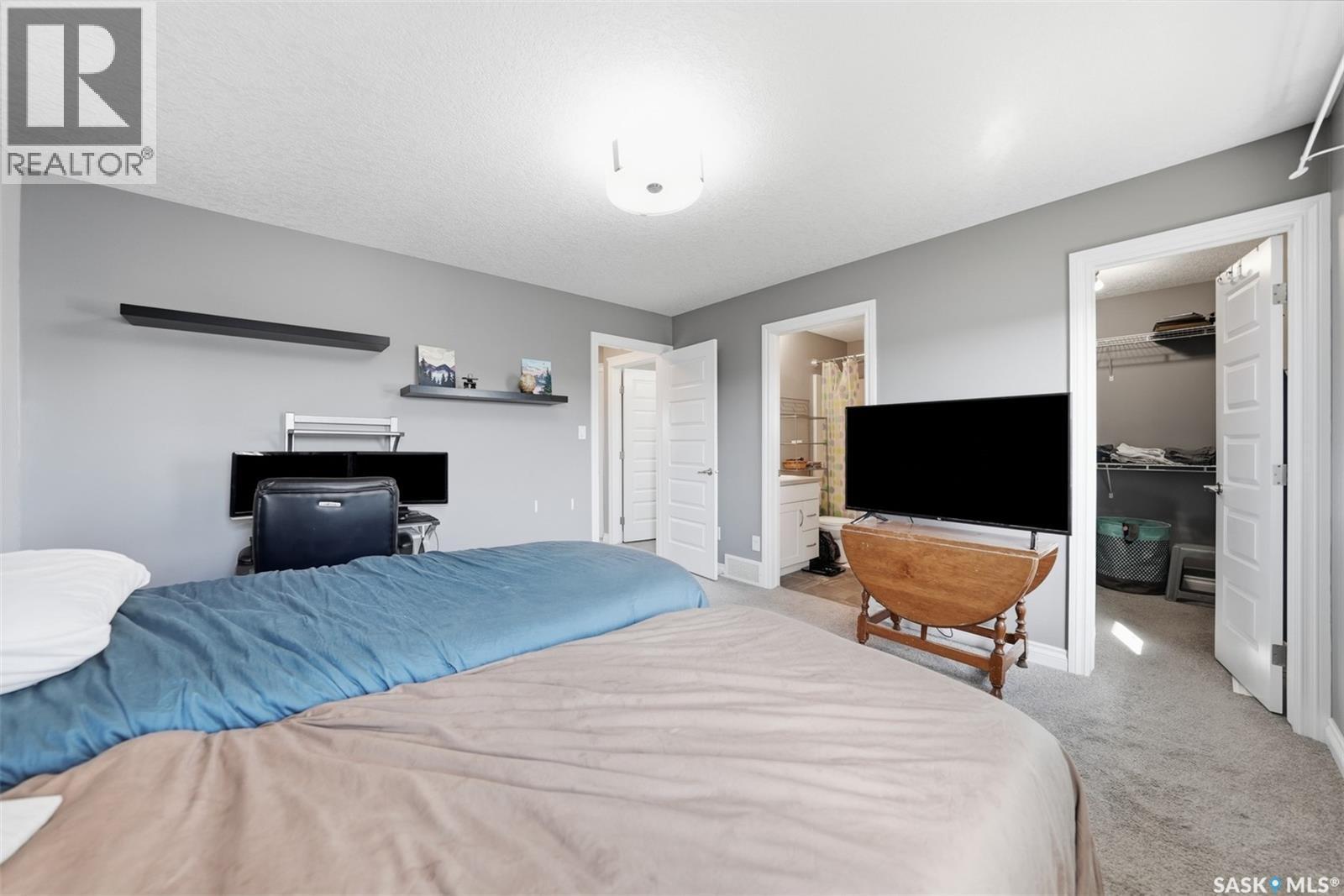 275 Wyant Lane, Saskatoon, SK - Indoor Photo Showing Bedroom