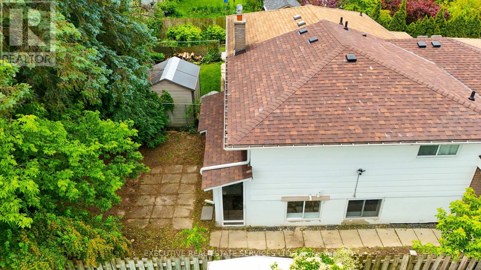 77 Overlea Drive, Kitchener, ON - Outdoor