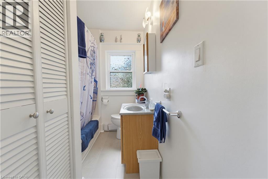 19 First Avenue, Port Dover, ON - Indoor