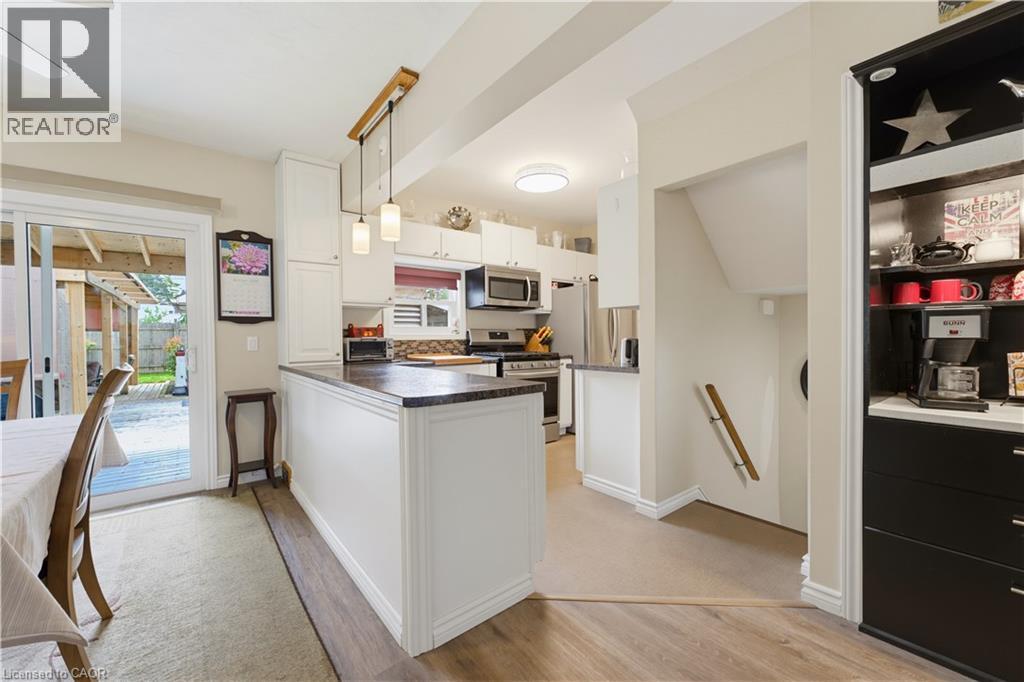 19 First Avenue, Port Dover, ON - Indoor Photo Showing Kitchen