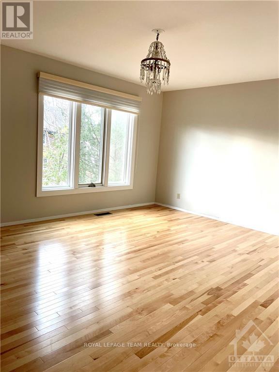 Imported from oreb - 522 Piccadilly Avenue, Ottawa, ON - Indoor Photo Showing Other Room