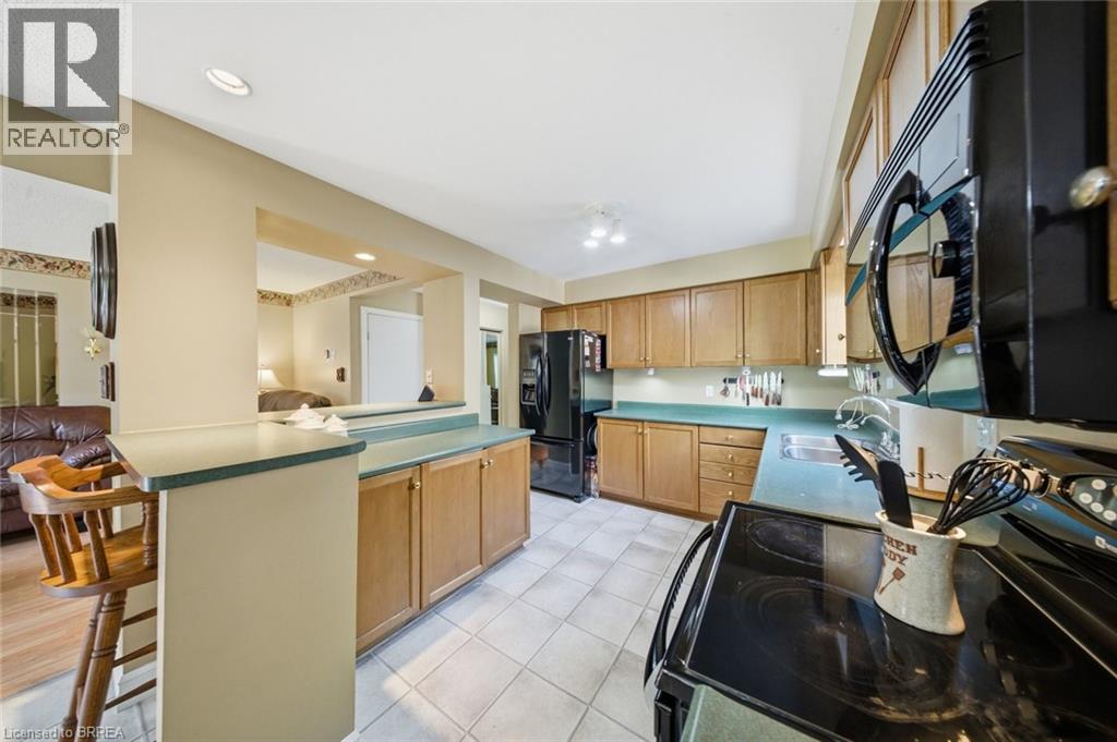 20 Melran Drive, Cambridge, ON - Indoor Photo Showing Kitchen