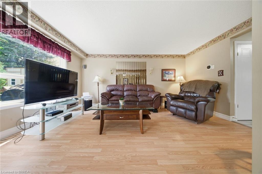 20 Melran Drive, Cambridge, ON - Indoor Photo Showing Living Room