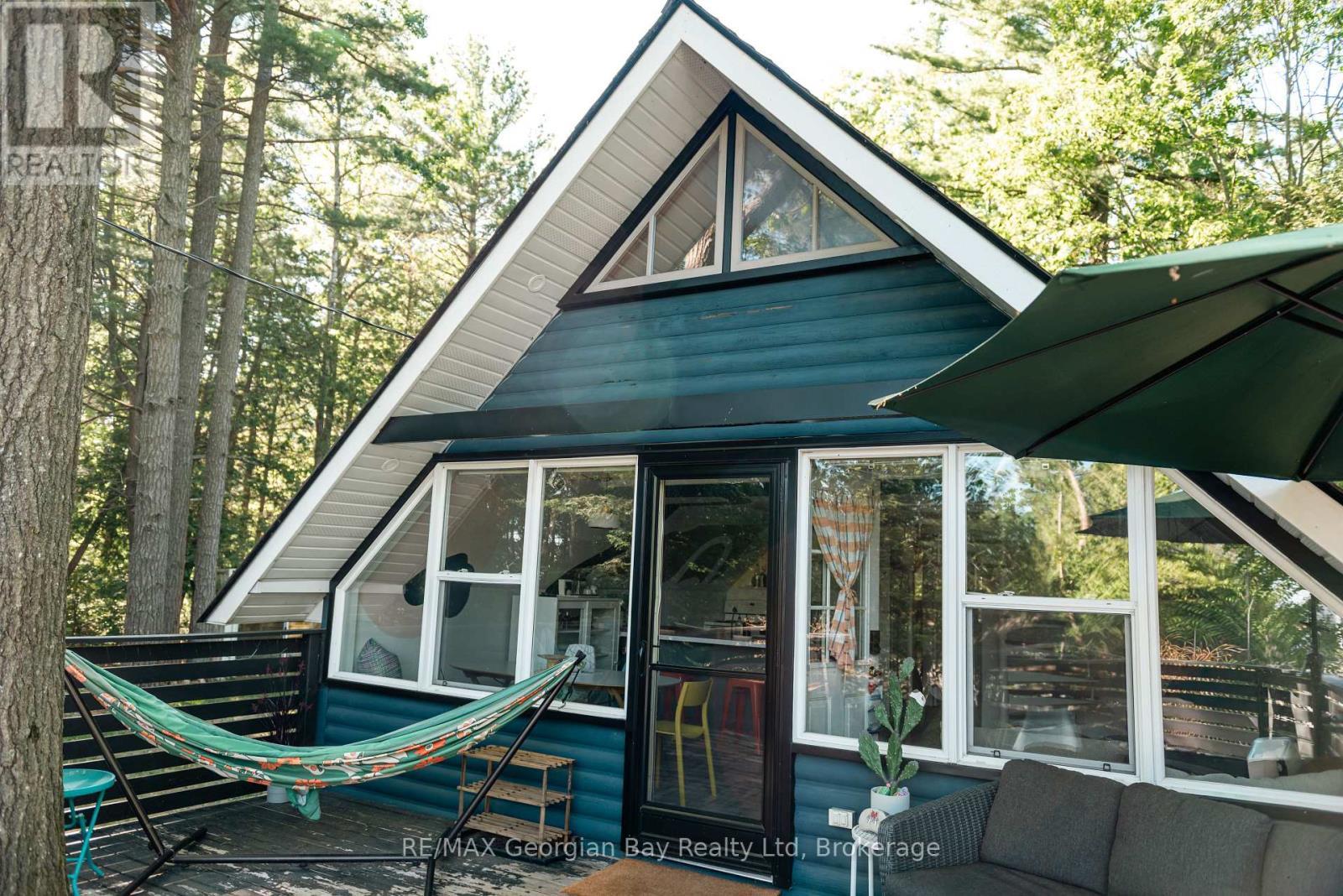 8 Sunrise Court, Tiny, ON - Outdoor