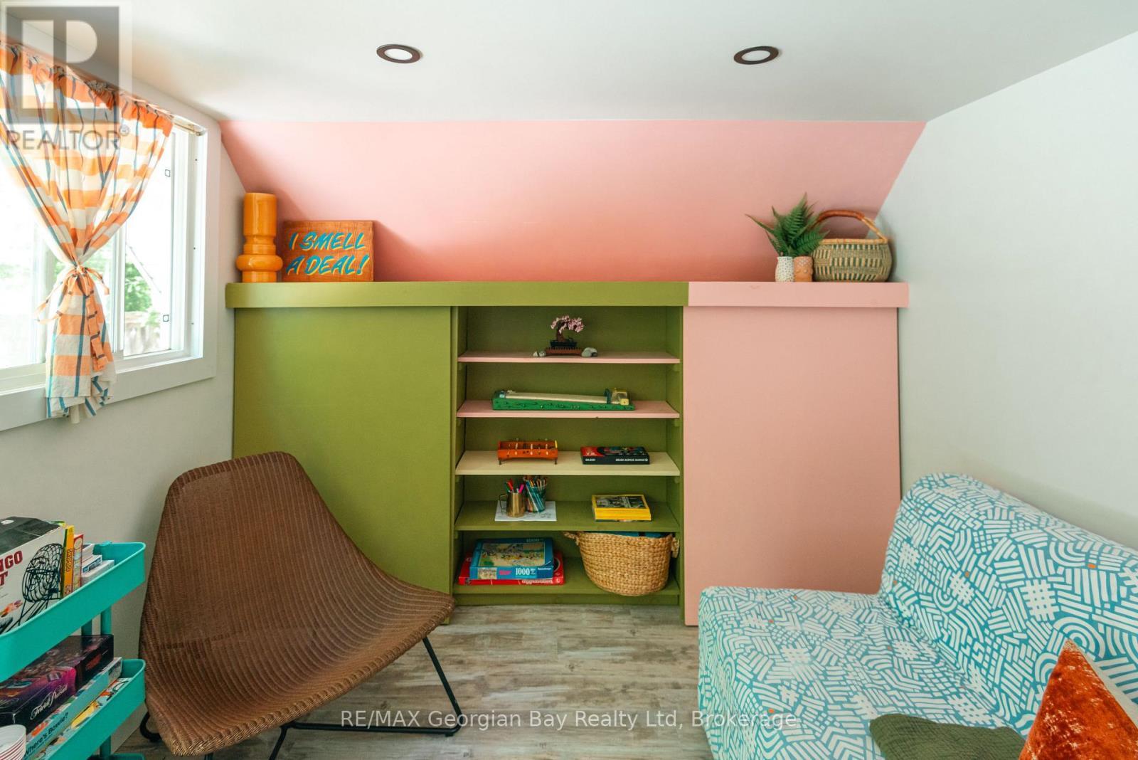 8 Sunrise Court, Tiny, ON - Indoor