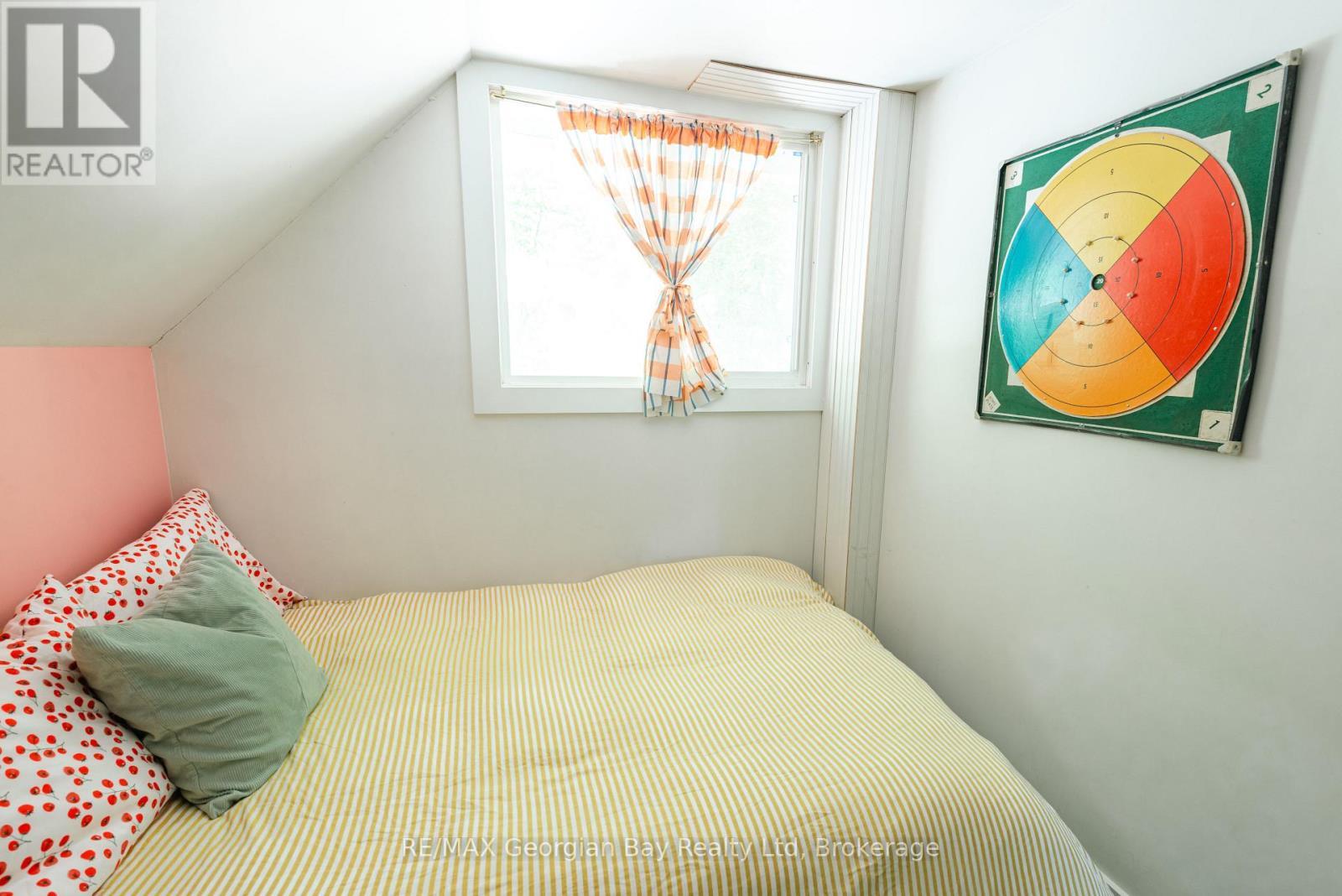 8 Sunrise Court, Tiny, ON - Indoor Photo Showing Bedroom