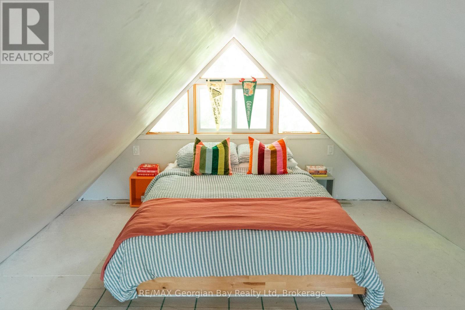 8 Sunrise Court, Tiny, ON - Indoor Photo Showing Bedroom