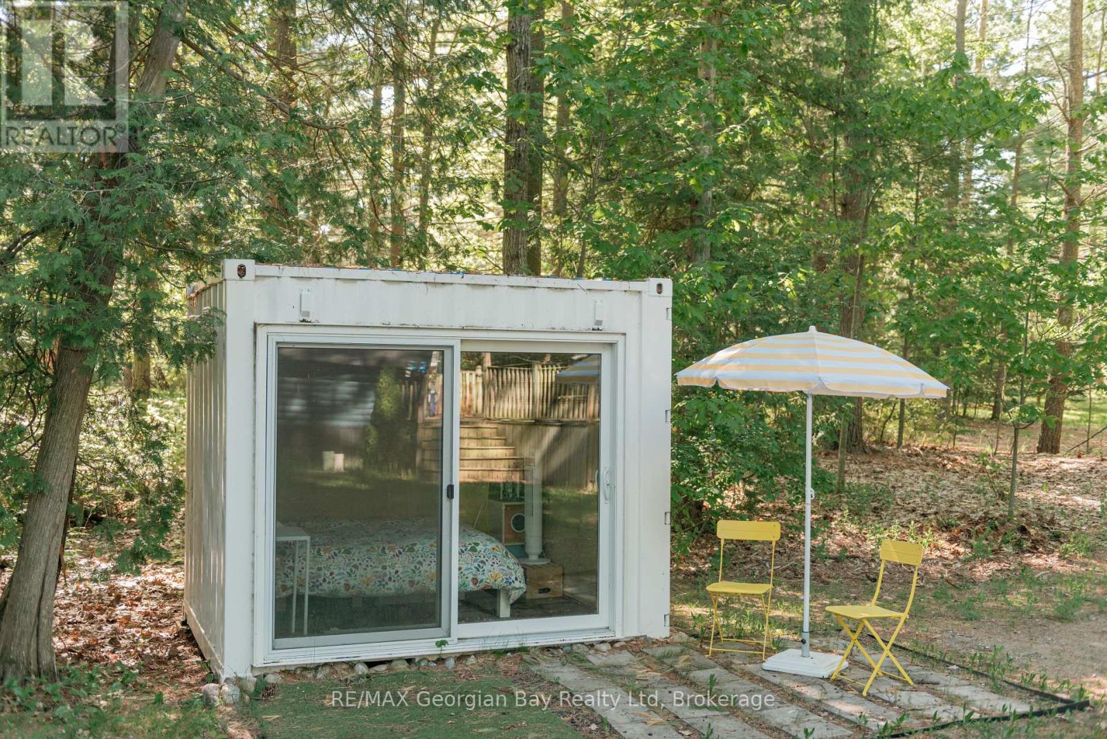 8 Sunrise Court, Tiny, ON - Outdoor