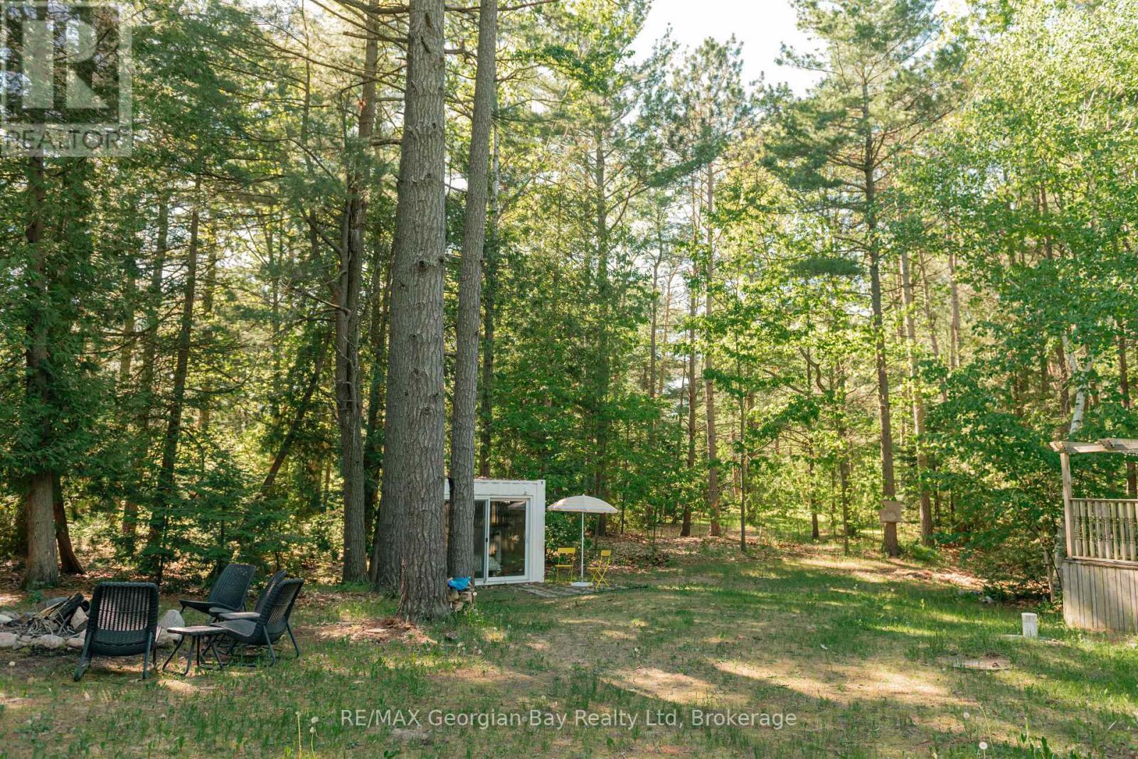 8 Sunrise Court, Tiny, ON - Outdoor