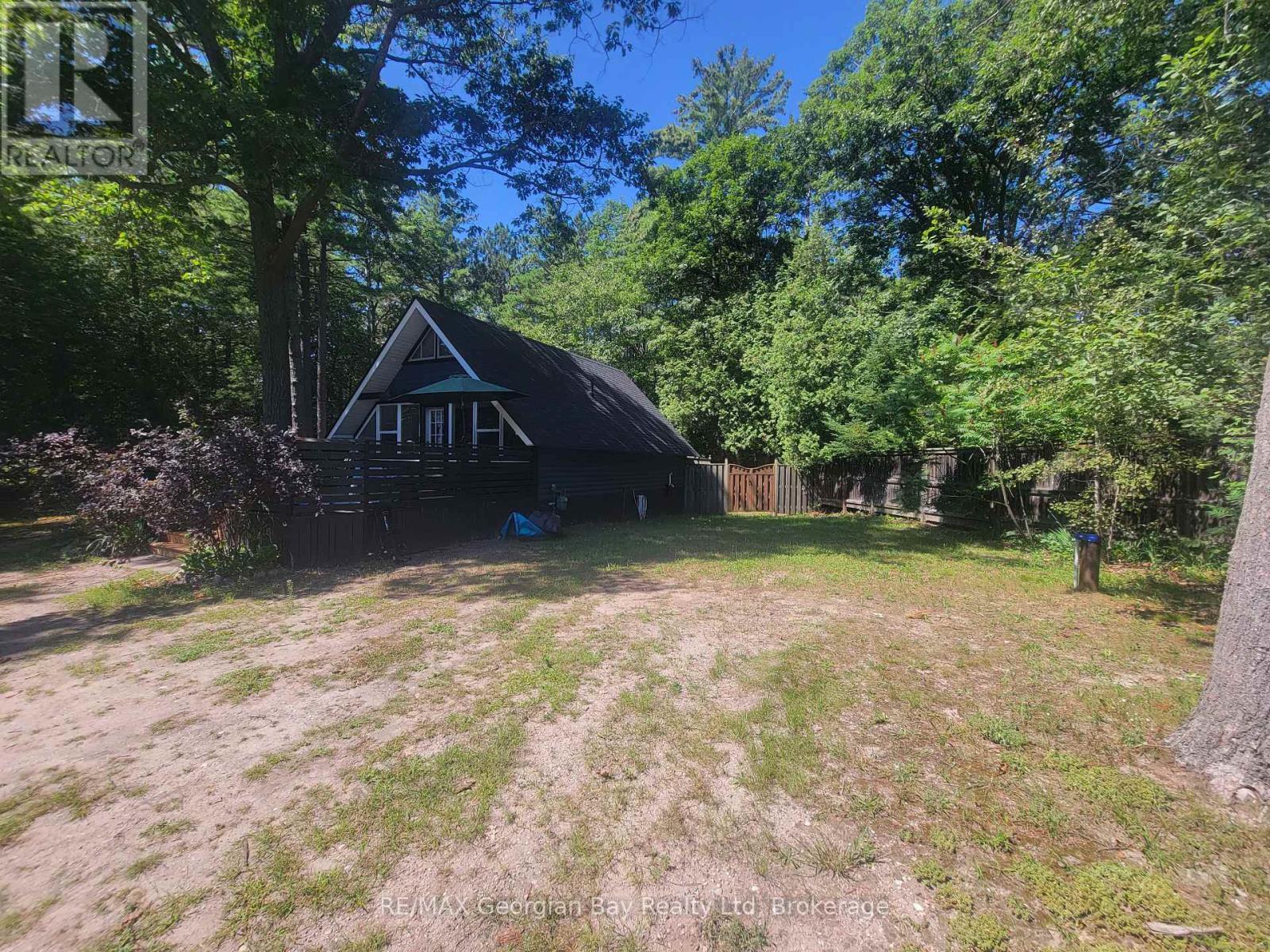 8 Sunrise Court, Tiny, ON - Outdoor
