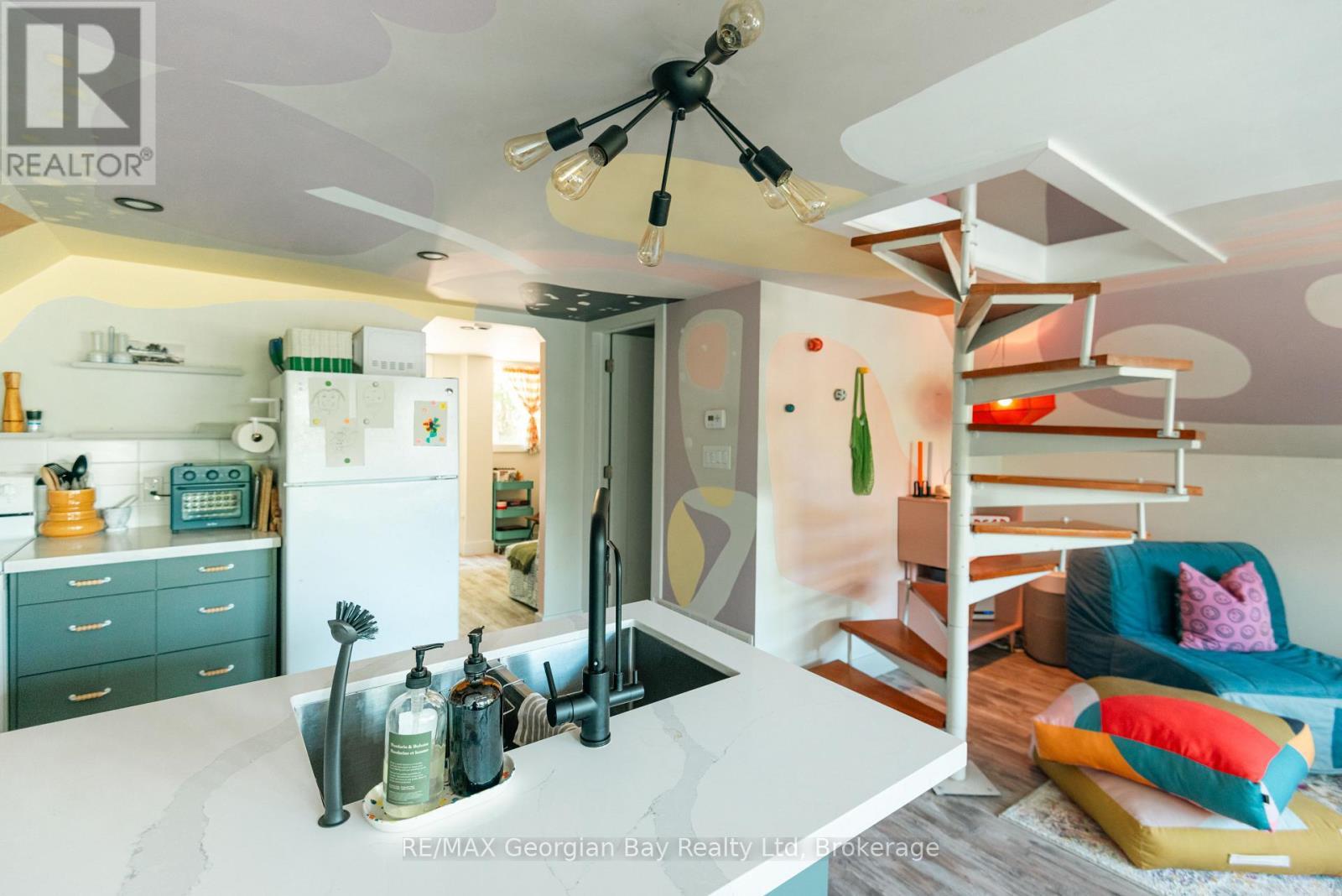 8 Sunrise Court, Tiny, ON -