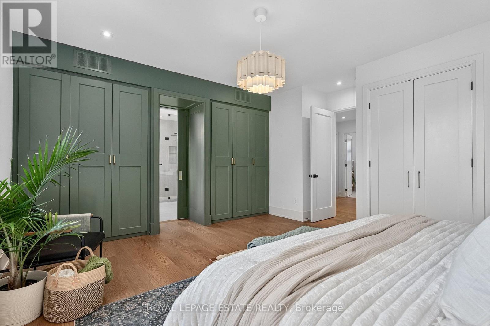 5 North Drive, Toronto, ON - Indoor Photo Showing Bedroom