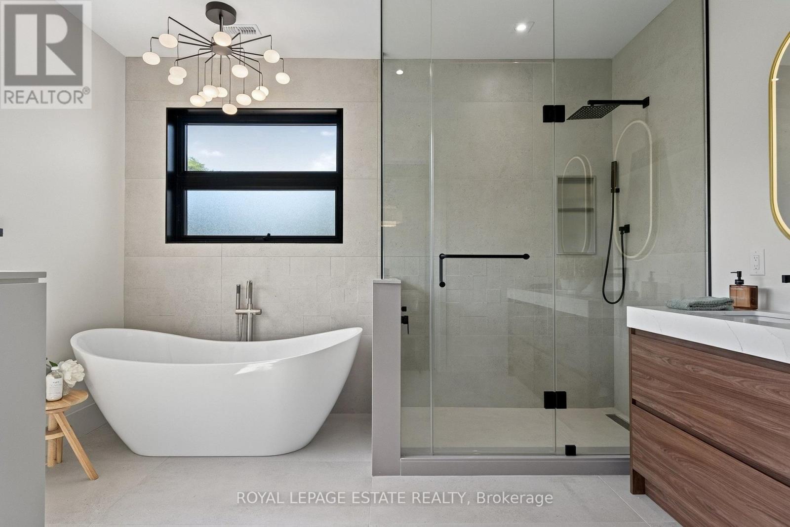 5 North Drive, Toronto, ON - Indoor Photo Showing Bathroom
