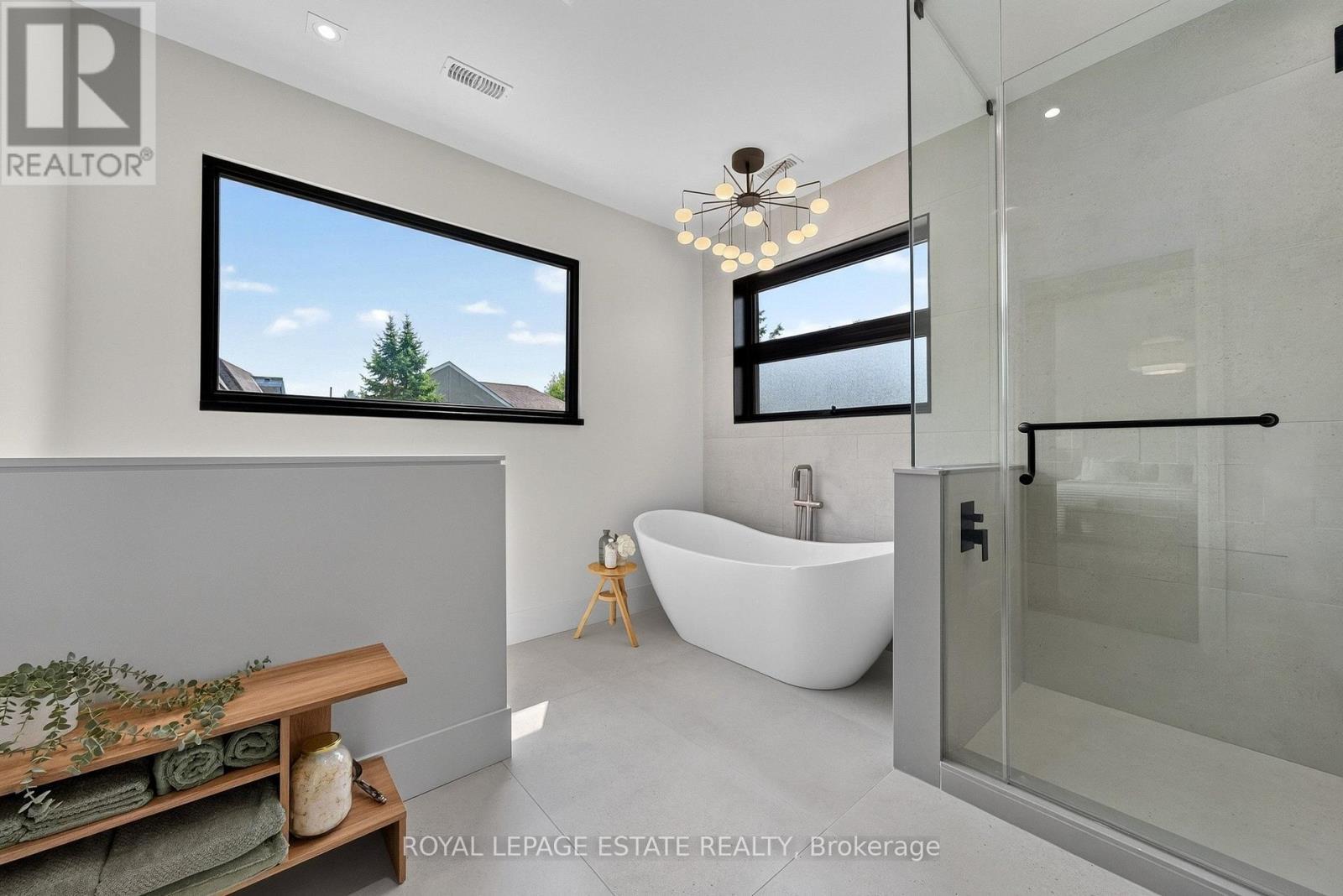 5 North Drive, Toronto, ON - Indoor Photo Showing Bathroom