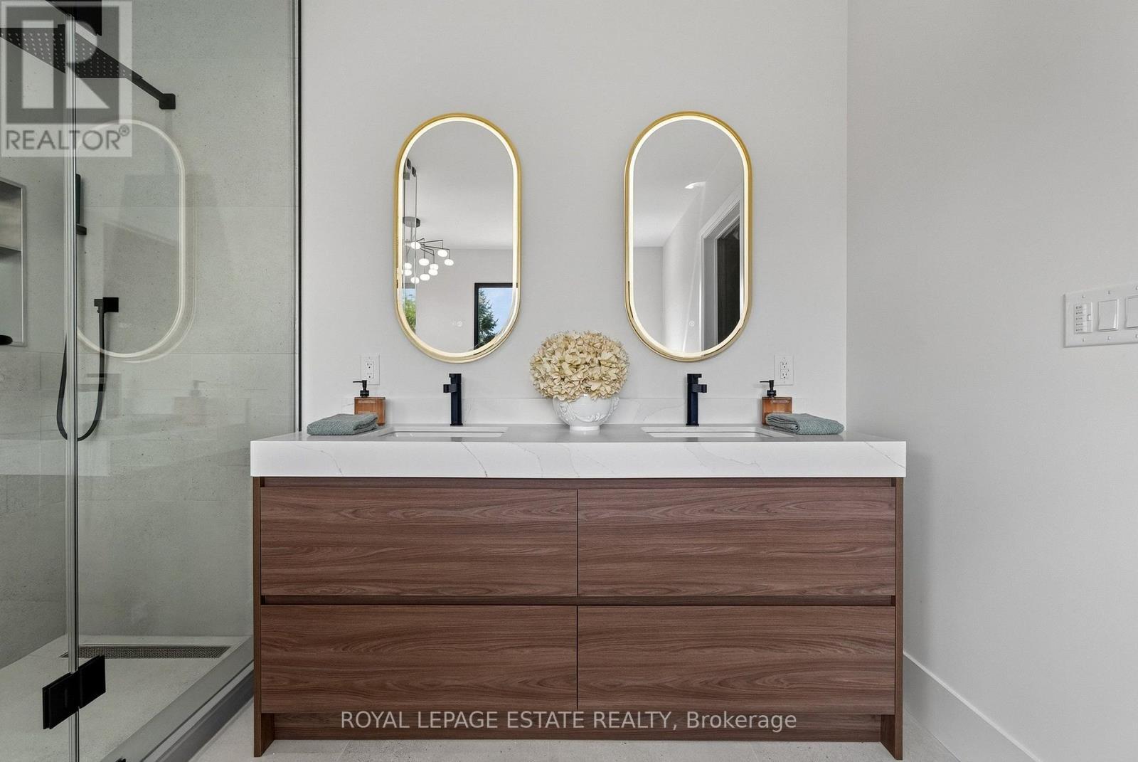 5 North Drive, Toronto, ON - Indoor Photo Showing Bathroom
