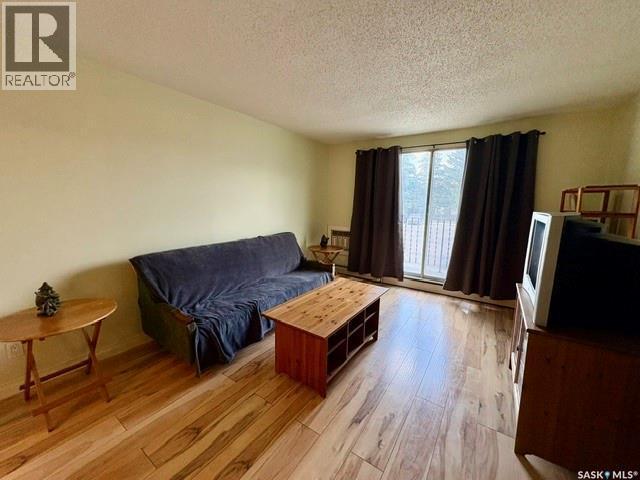 14 3809 Luther Place, Saskatoon, SK - Indoor Photo Showing Living Room