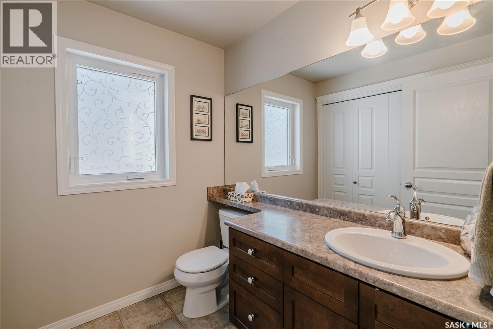 111 Hettle Cove, Saskatoon, SK - Indoor Photo Showing Bathroom