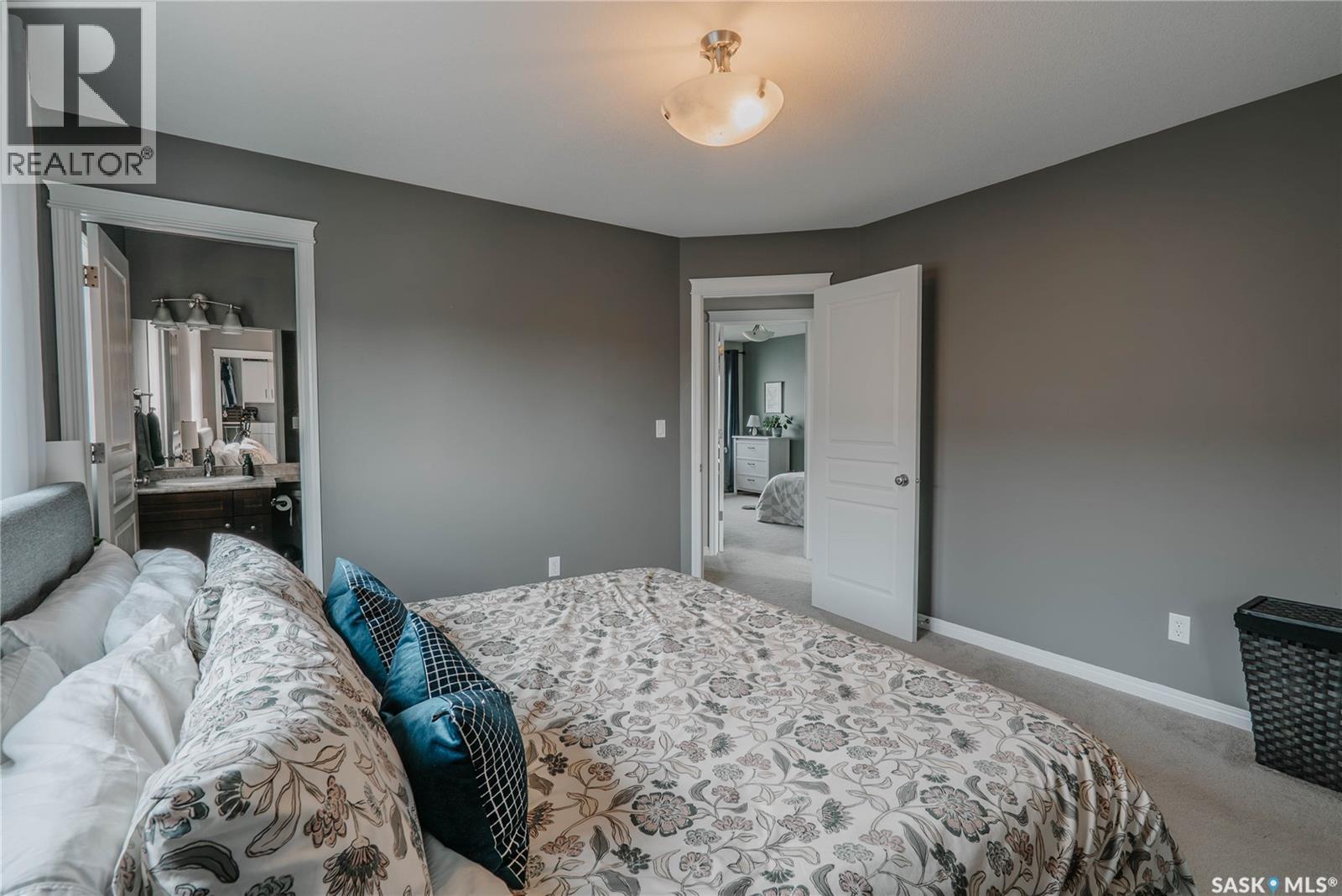 111 Hettle Cove, Saskatoon, SK - Indoor Photo Showing Bedroom