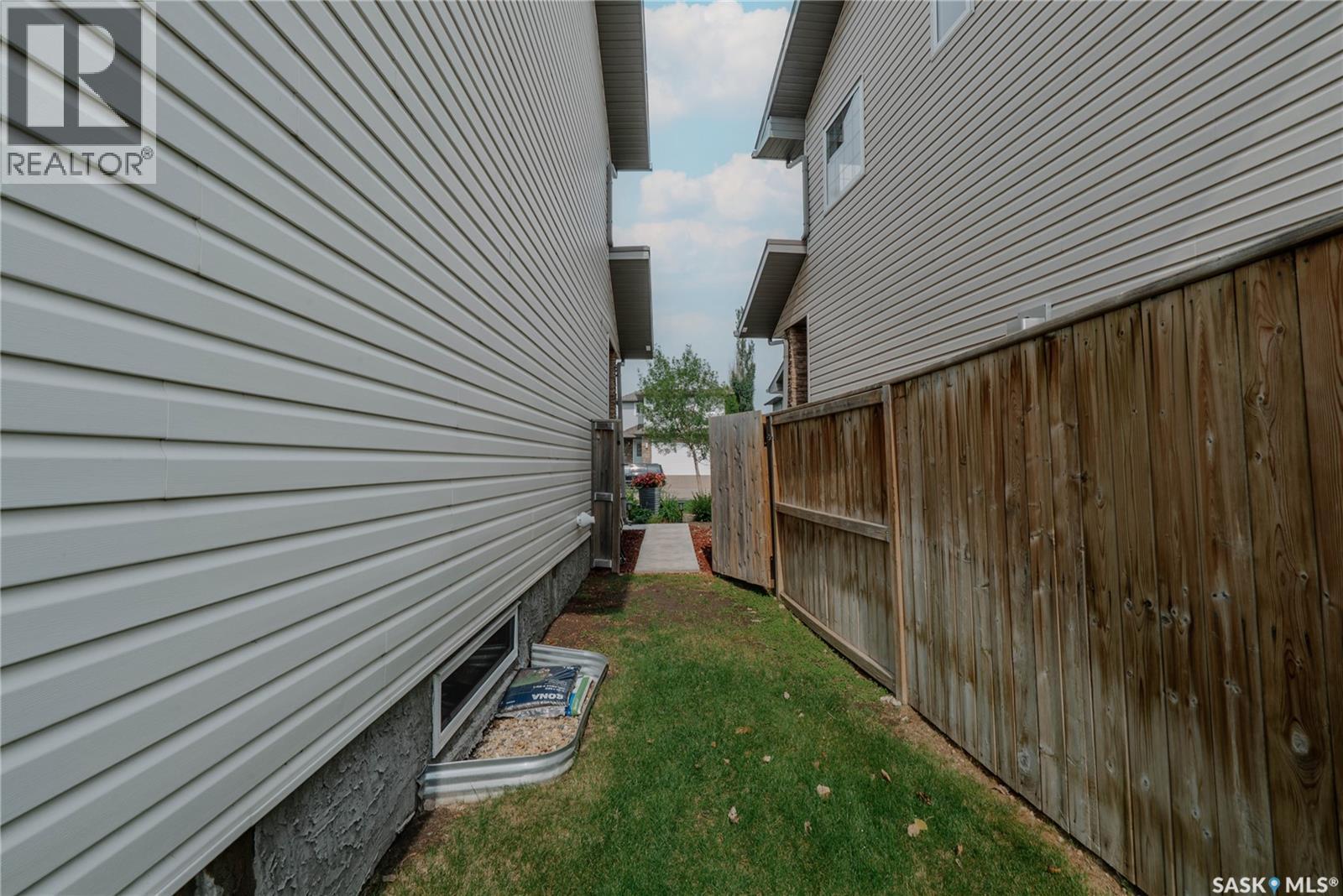 111 Hettle Cove, Saskatoon, SK - Outdoor With Exterior