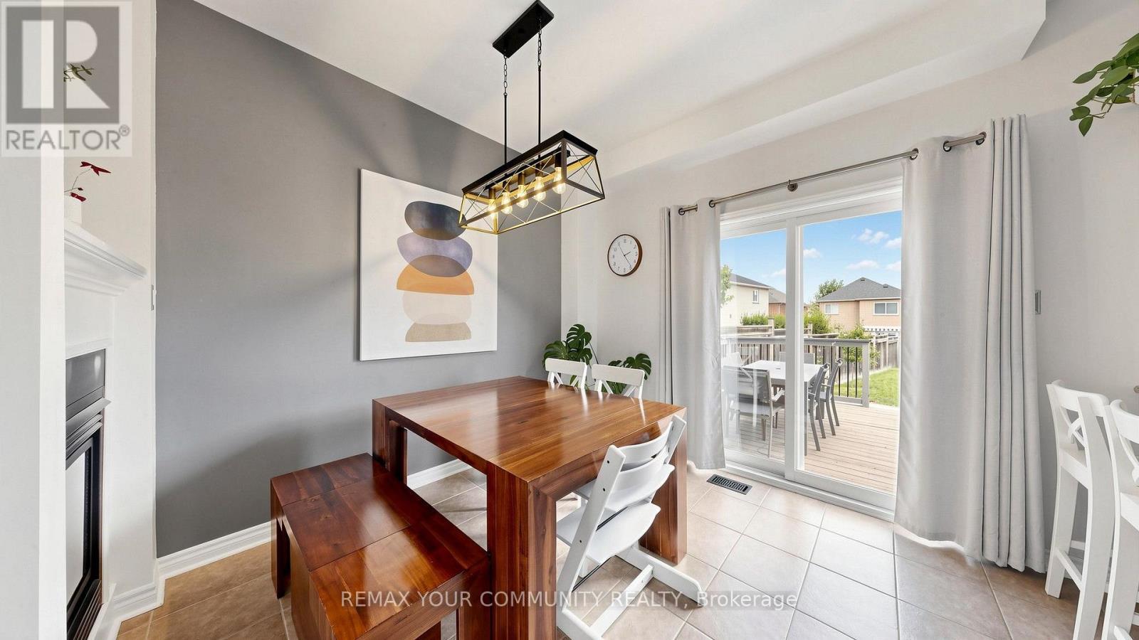 51 Shuttleworth Drive, Clarington, ON - Indoor Photo Showing Dining Room