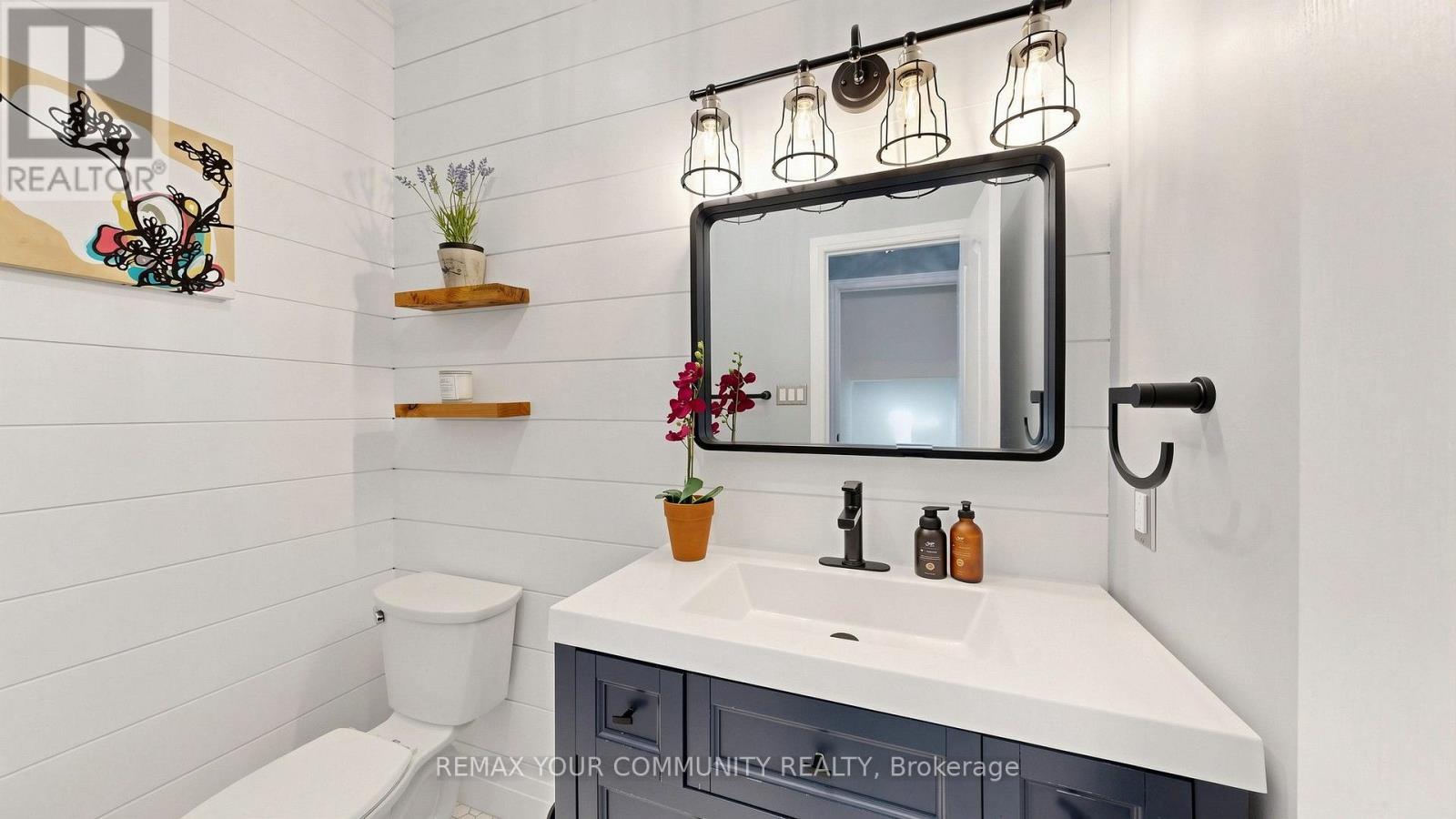 51 Shuttleworth Drive, Clarington, ON - Indoor Photo Showing Bathroom