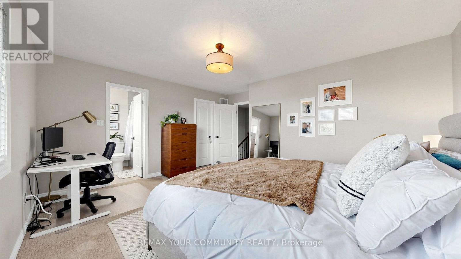 51 Shuttleworth Drive, Clarington, ON - Indoor Photo Showing Bedroom