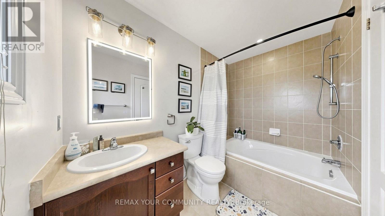 51 Shuttleworth Drive, Clarington, ON - Indoor Photo Showing Bathroom