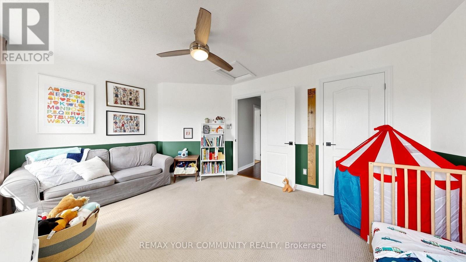51 Shuttleworth Drive, Clarington, ON - Indoor Photo Showing Bedroom