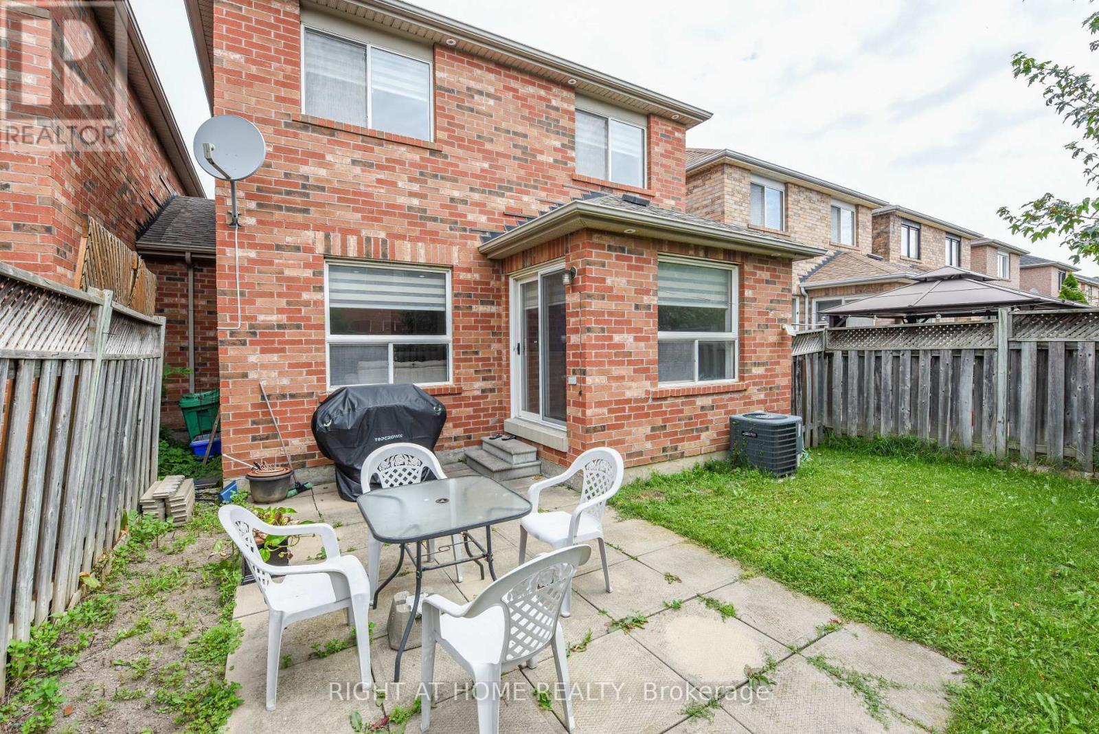 5986 Long Valley Road, Mississauga, ON - Outdoor