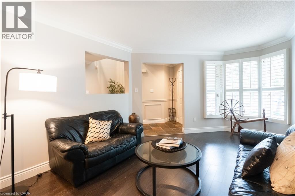 12 Pinto Drive, Ancaster, ON - Indoor Photo Showing Living Room