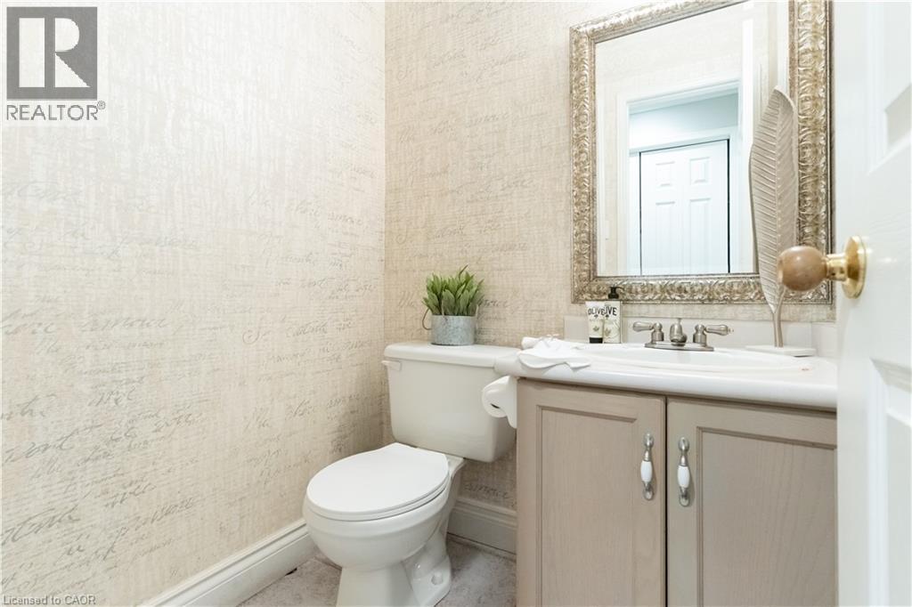 12 Pinto Drive, Ancaster, ON - Indoor Photo Showing Bathroom