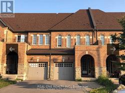 25 PAPER MILLS CRESCENT Richmond Hill, ON L4E 0V5