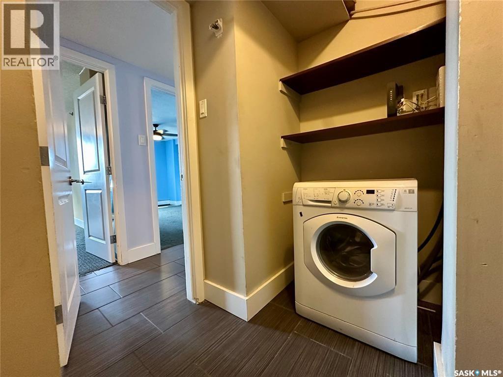 902 320 5Th Avenue N, Saskatoon, SK - Indoor Photo Showing Laundry Room