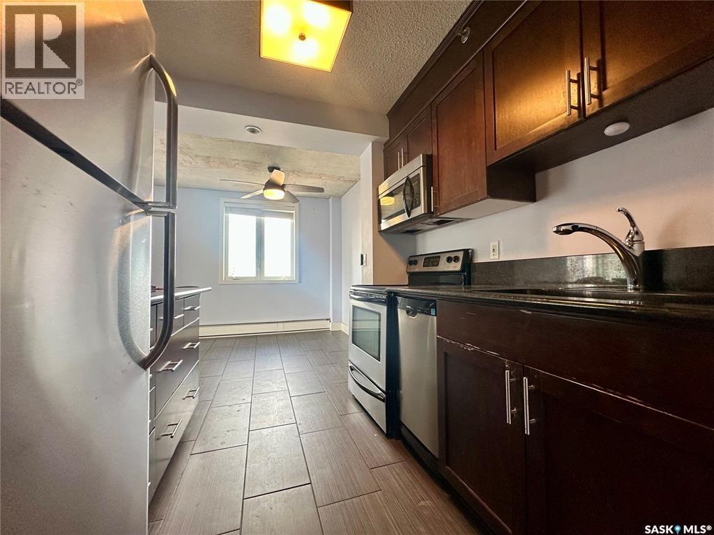 902 320 5Th Avenue N, Saskatoon, SK - Indoor Photo Showing Kitchen