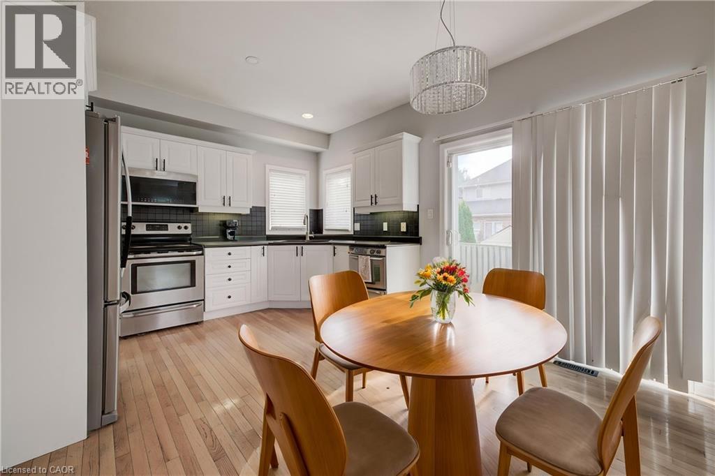 737 North Leaksdale Circle, London, ON - Indoor Photo Showing Dining Room