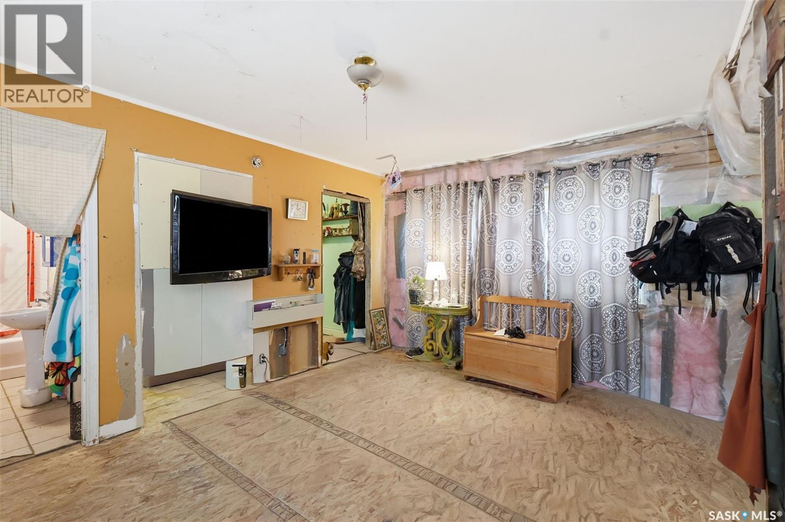 450 Y Avenue S, Saskatoon, SK - Indoor