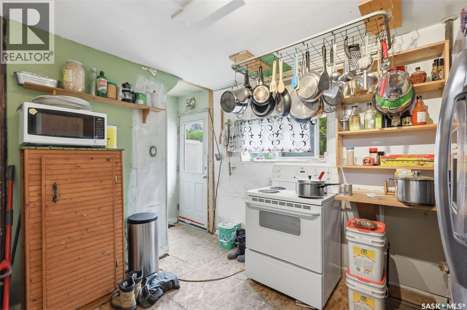 450 Y Avenue S, Saskatoon, SK - Indoor Photo Showing Kitchen