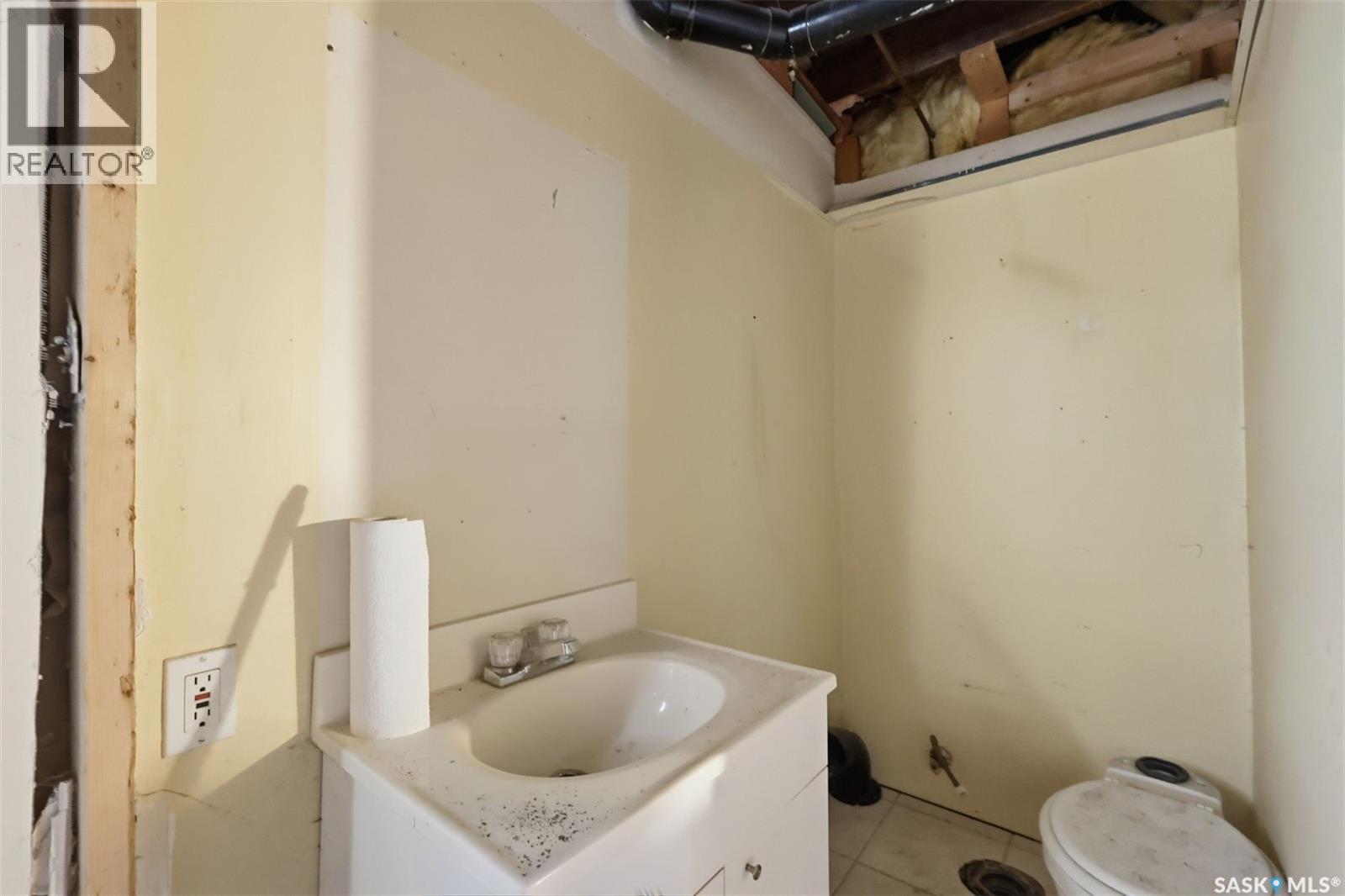 450 Y Avenue S, Saskatoon, SK - Indoor Photo Showing Bathroom
