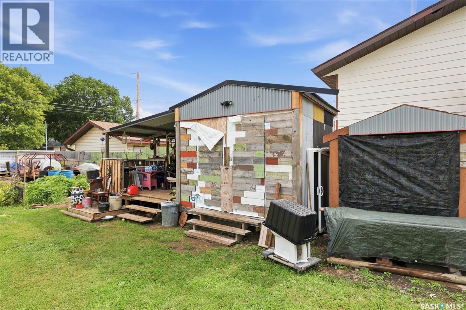 450 Y Avenue S, Saskatoon, SK - Outdoor With Exterior