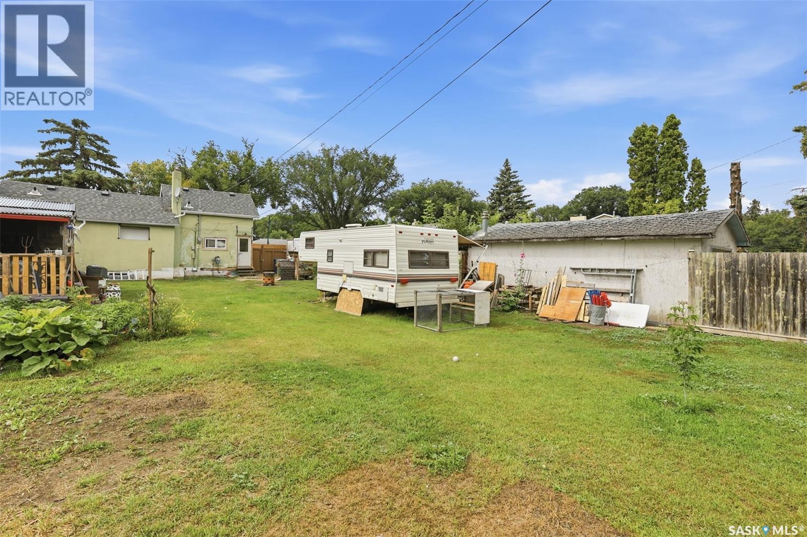 450 Y Avenue S, Saskatoon, SK - Outdoor With Backyard With Exterior